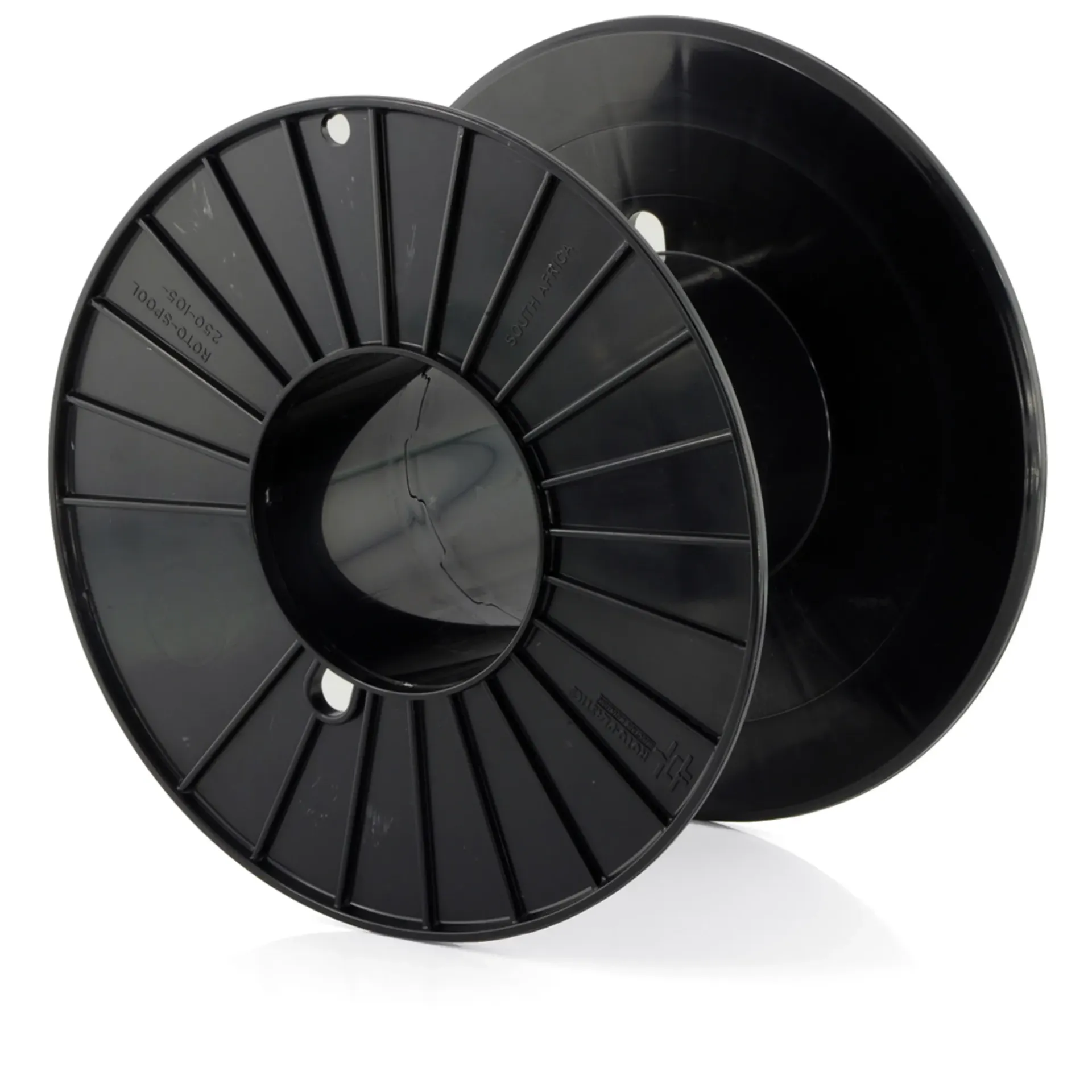 Reel M 9.8" x 4.1" x 6.0" x 3.9"