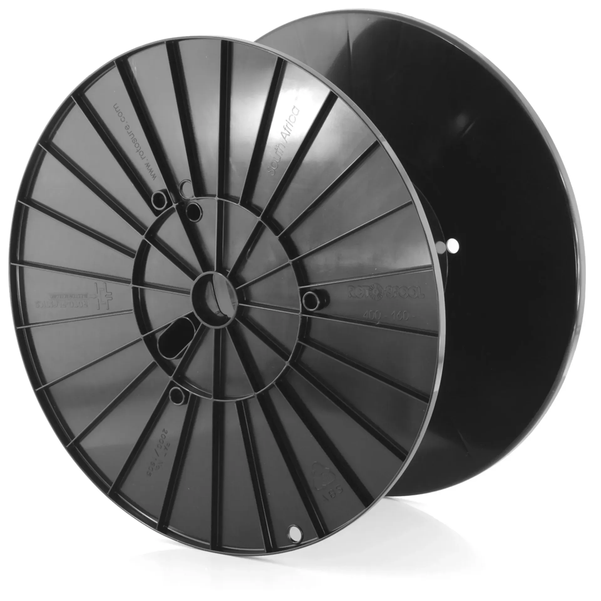 Reel M 15.7" x 6.3" x 7.9" x 1.6"