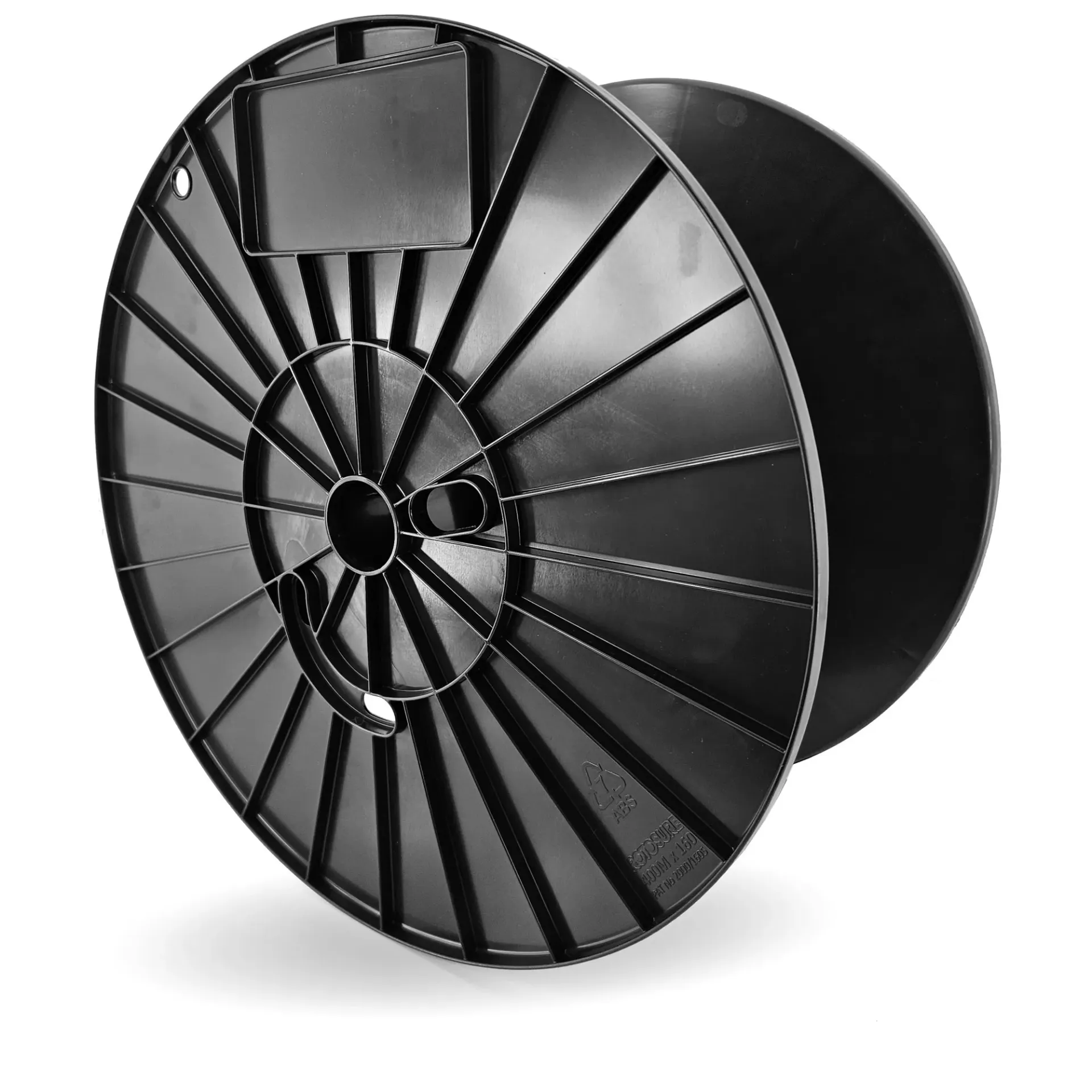 Reel M 15.7" x 6.3" x 7.9" x 1.6"